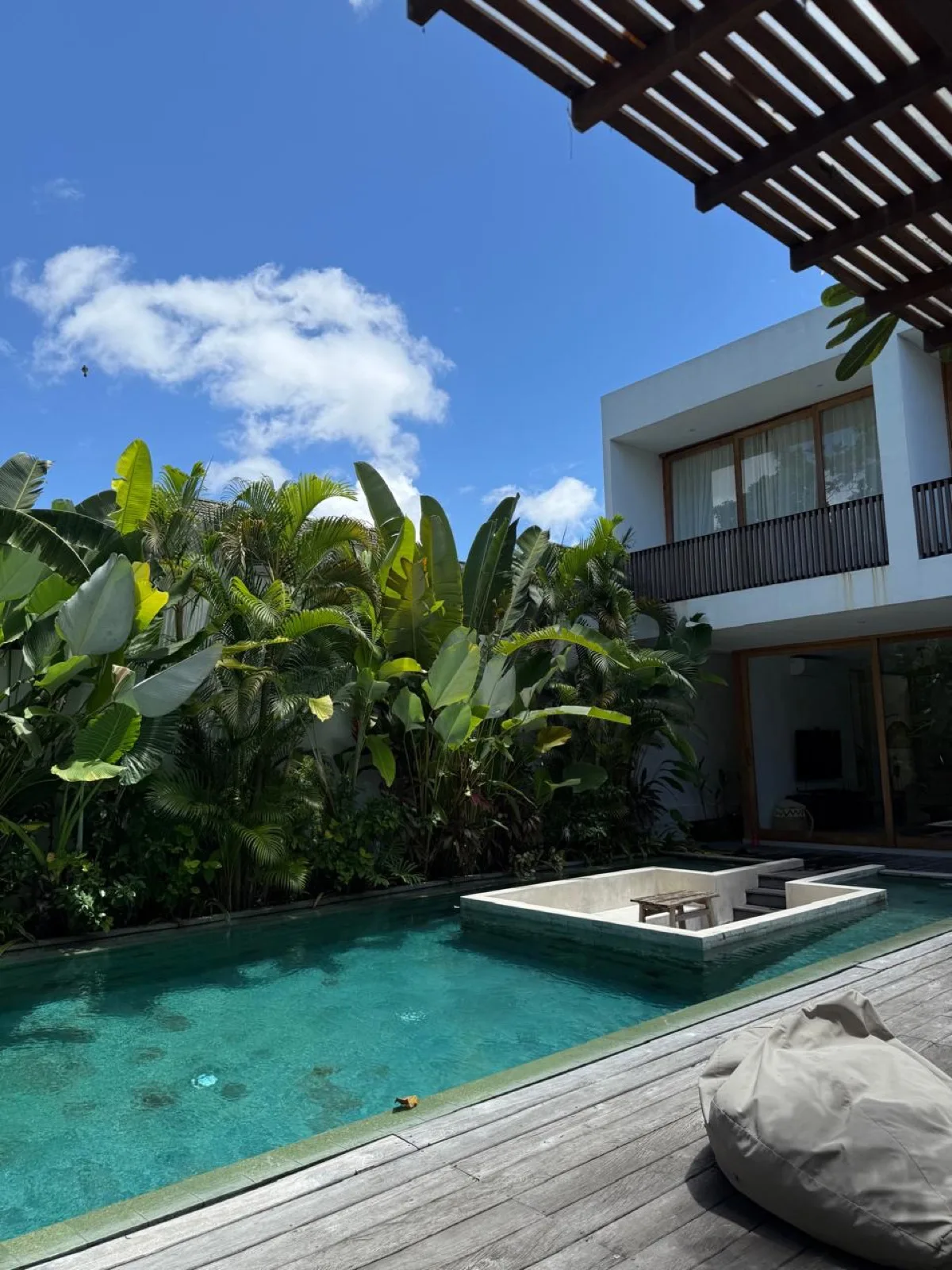 Pool and existing building area as an illustration of a legalization project